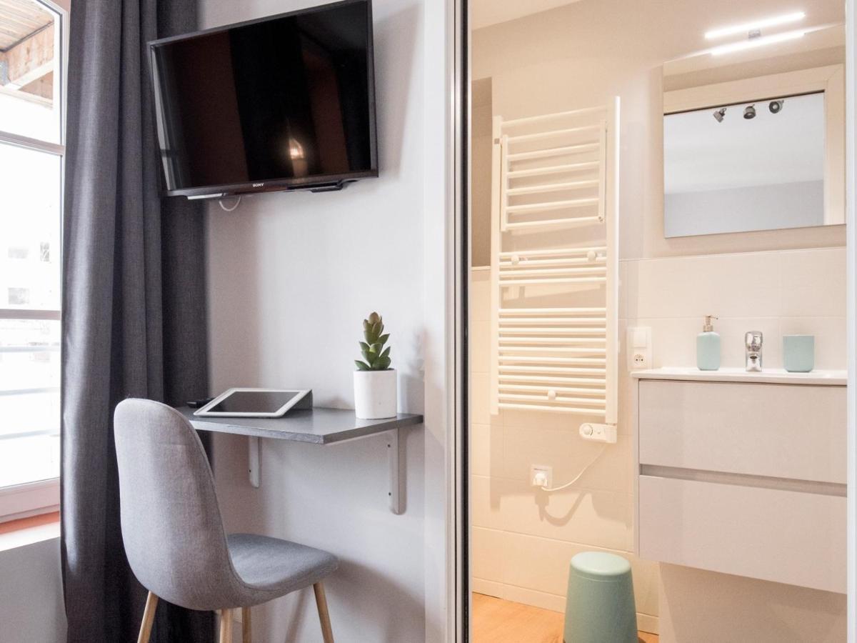Hyper Centre Chambre Au Calme Лил Екстериор снимка